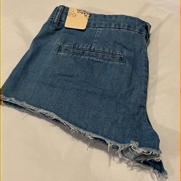 NWTS PILCRO JEANS SHORTS (29) - Picture 11 of 13